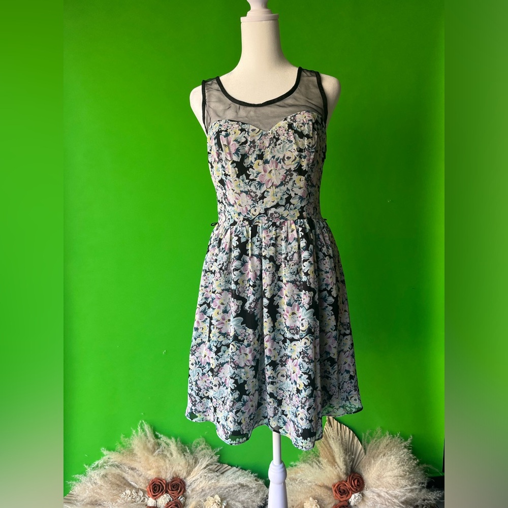 LC Lauren Conrad women’s dress size 4